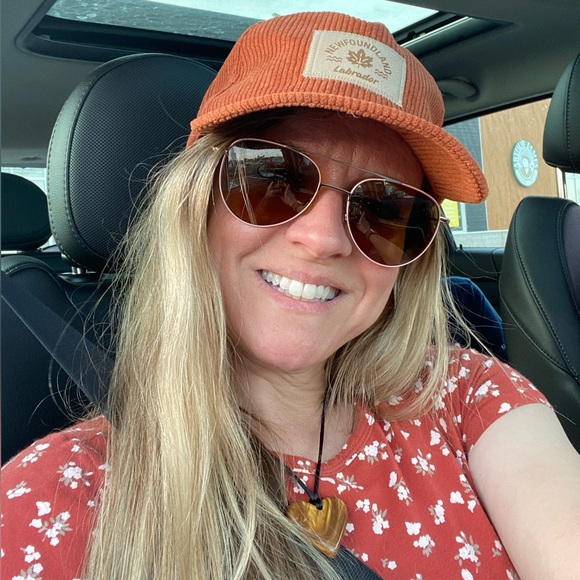 Meet your Posher, Shannon - Picture 2 of 3